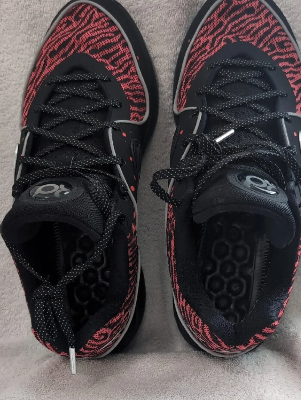 Nike Men's Black and Red KD Signature Basketball Sneakers